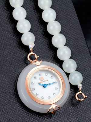 白玉链和田玉手链18k表