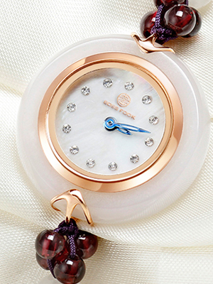 石榴石手表和田玉手链18k表